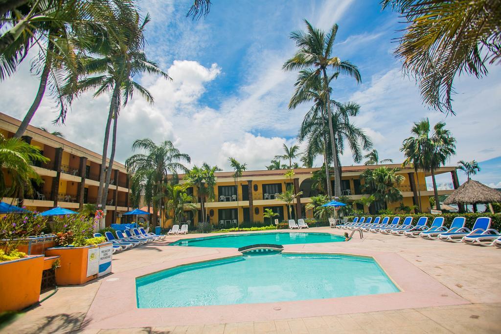 Hotel Estancia San Carlos Guayabitos Рінкон-де-Гуаябітос Екстер'єр фото